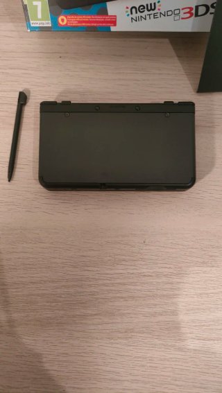 Nuovo Nintendo 3DS con scatola