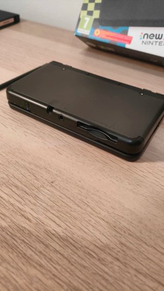 Nuovo Nintendo 3DS con scatola
