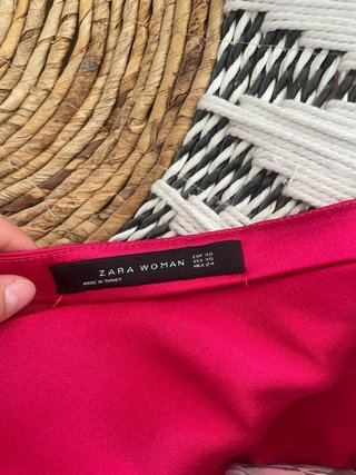 Falda midi satinada rosa