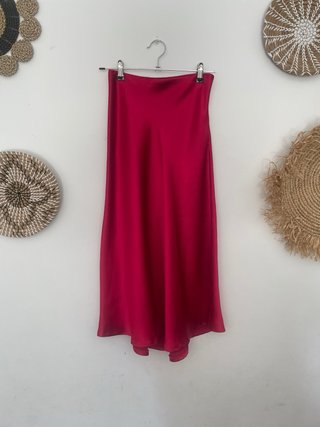 Falda midi satinada rosa