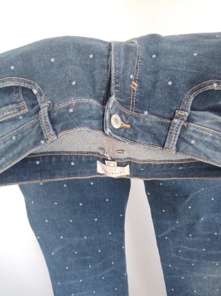 Pantalón vaquero  detalle de estrella