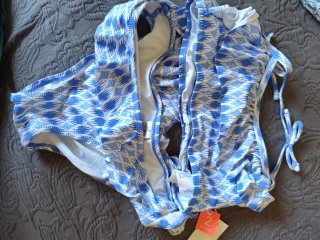 Bikini niña 2 piezas Talla 11/12 con etiqueta