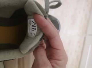 Zapatillas Zara grises y verde oliva
