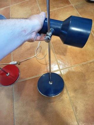 Lámparas de mesa escritorio azul y roja