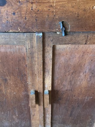 Mueble aparador antiguo de taller