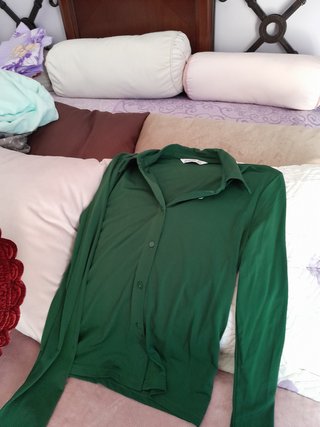 Blusa verde con fruncido