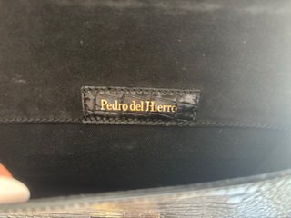 Bolso Pedro del Hierro negro y dorado