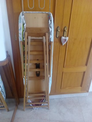 Tabla de planchar de madera plegable