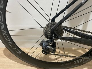 Bici da strada in carbonio Focus Izalco