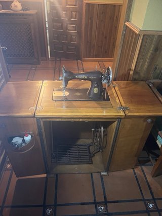 Máquina de coser Singer antigua