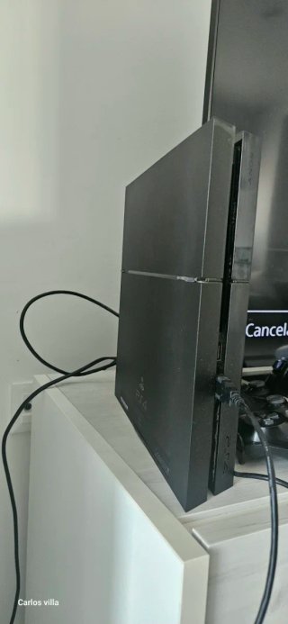 PS4 (PlayStation 4) Negra + 3 Juegos