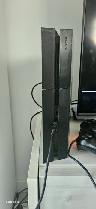 PS4 (PlayStation 4) Negra + 3 Juegos