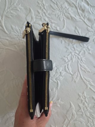 Cartera Michael Kors Negra con Tachuelas Doradas
