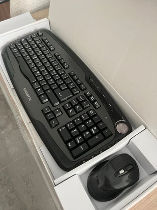 Teclado Gigabyte Negro