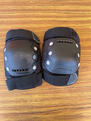 Casco y protecciones Oxelo