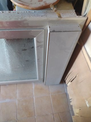 Ventana aluminio con vidrio texturizado