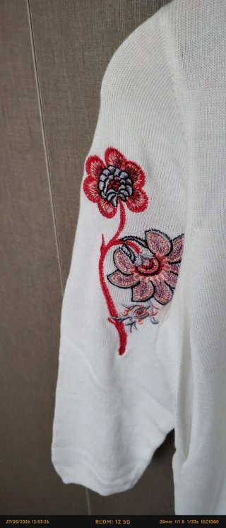 Jersey fino Salsa bordado flores