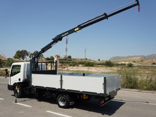 NISSAN NT400 CAJA LARGA Y GRÚA