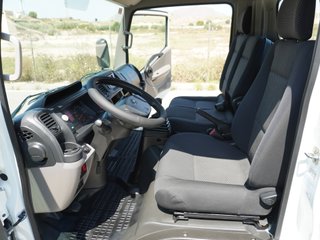 NISSAN NT400 CAJA LARGA Y GRÚA