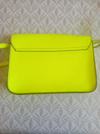 Bolso Mustang Charol Amarillo