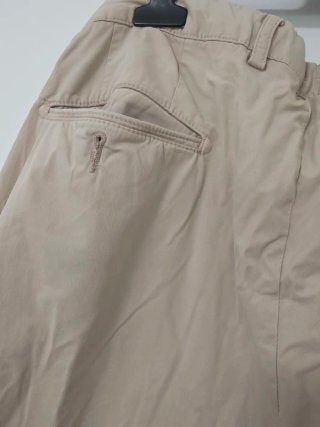 Pantalón chino beige hombre