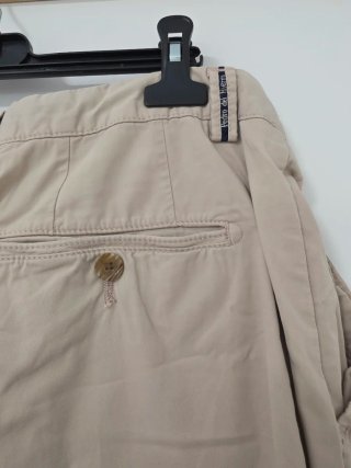 Pantalón chino beige hombre