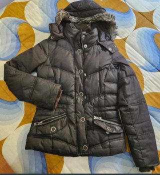 Chaqueta acolchada de plumas marrón