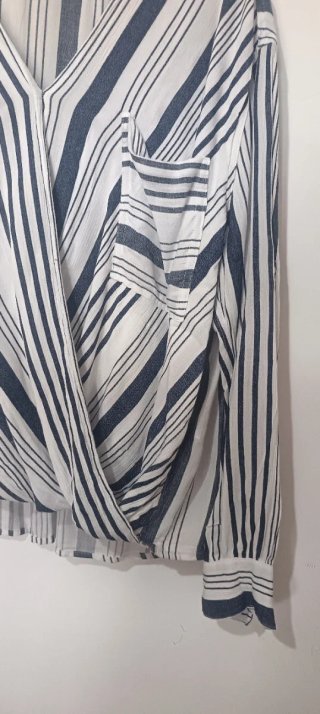 Camisa de rayas azul y blanco