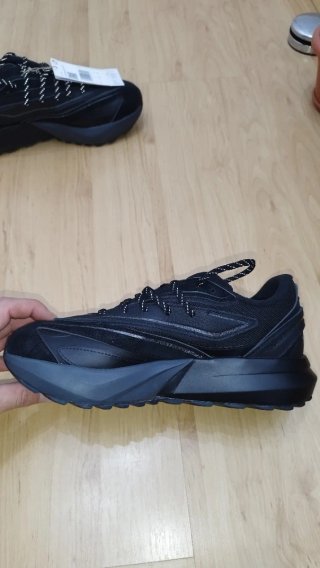 Zapatillas Adidas Negras y Grises