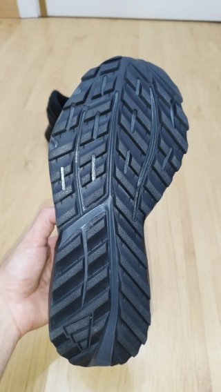 Zapatillas Adidas Negras y Grises