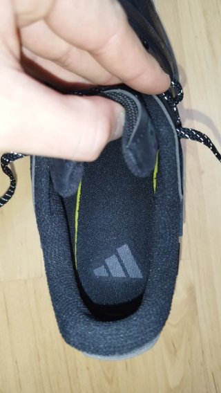 Zapatillas Adidas Negras y Grises
