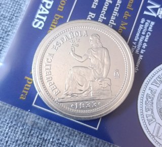 Réplicas monedas II República y Franco