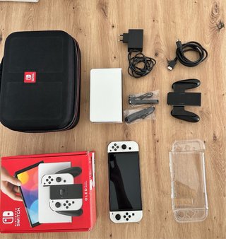 Nintendo Switch OLED Bianca e Nera