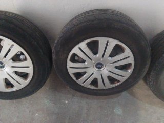 Ruedas Ford 5x108 con tapacubos