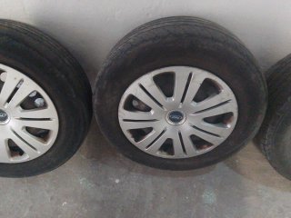 Ruedas Ford 5x108 con tapacubos