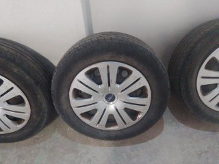 Ruedas Ford 5x108 con tapacubos
