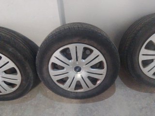 Ruedas Ford 5x108 con tapacubos
