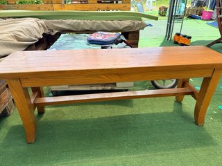 Rinconera de madera de pino completa sin cojines