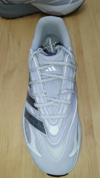 Zapatillas Adidas Grises y Blancas