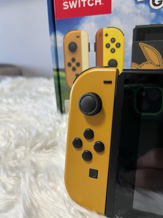 Nintendo Switch Pokémon Let's Go Eevee Limited Ed.