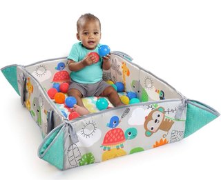 Parque de juegos para bebés con gimnasio