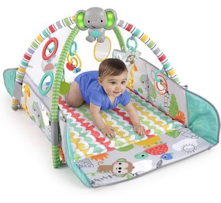 Parque de juegos para bebés con gimnasio