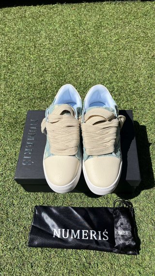 Zapatillas Numeris Beige y Verde Desgastadas