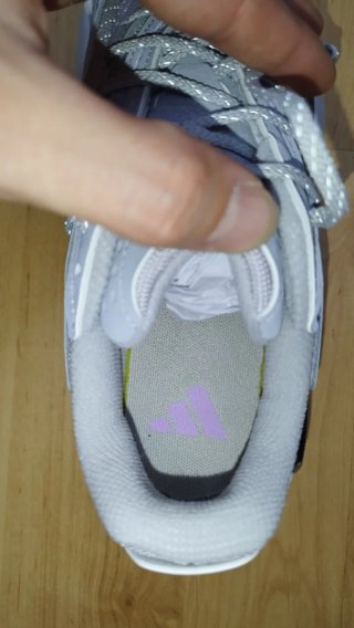 Zapatillas Adidas Gris y Blanco