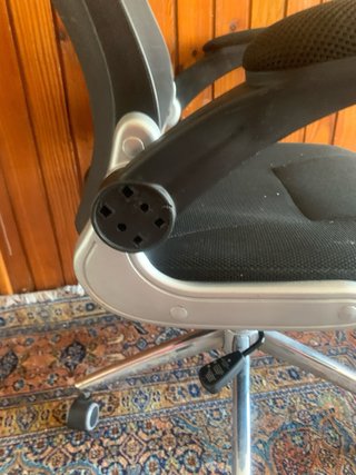 Silla de oficina ergonómica negra