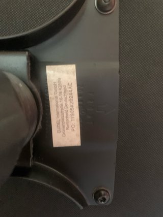 Silla de oficina ergonómica negra
