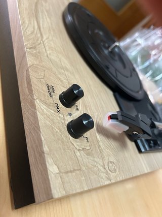 Giradischi Fenton in legno chiaro. Buono stato