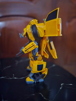 Figura Bumblebee Grande Electrónica