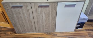 Cómoda 3 puertas madera y blanco