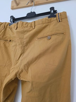 Pantalón chino amarillo